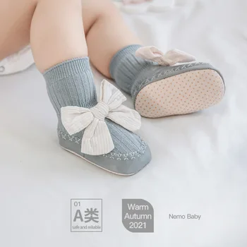 Bowknot bonito Infantil Bebê Peúgas do Algodão Anti-derrapante Menino Sapato Meias da Menina do Bebê Recém-nascido Princesa Meias Crianças Chinelo Acessórios para Bebé